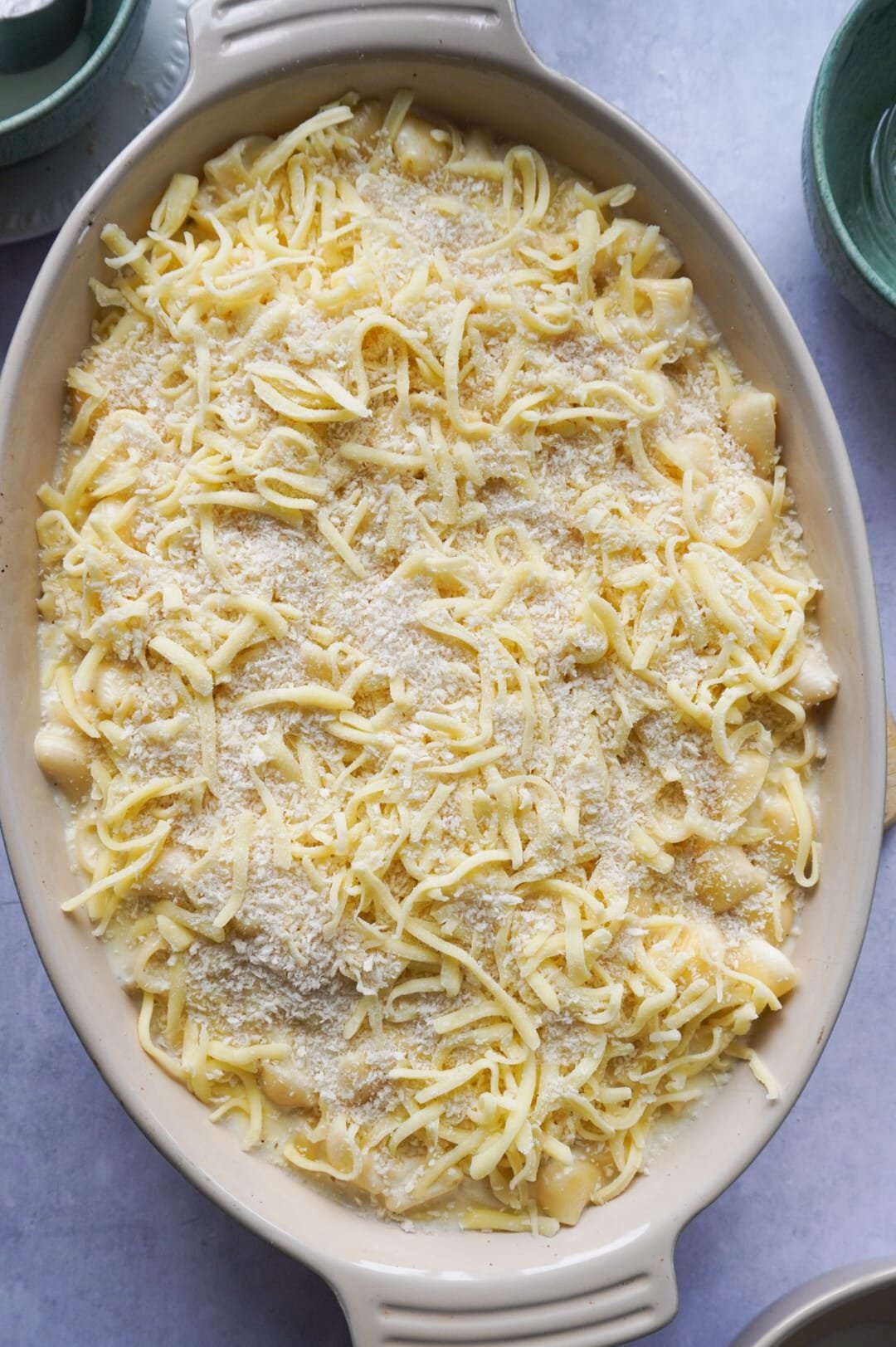 Transfer into a 27cm wide Le Creuset oval oven dish and top with an extra cup of mozzarella and panko crumbs to make your One Pot Super Simple Mac and Cheese.