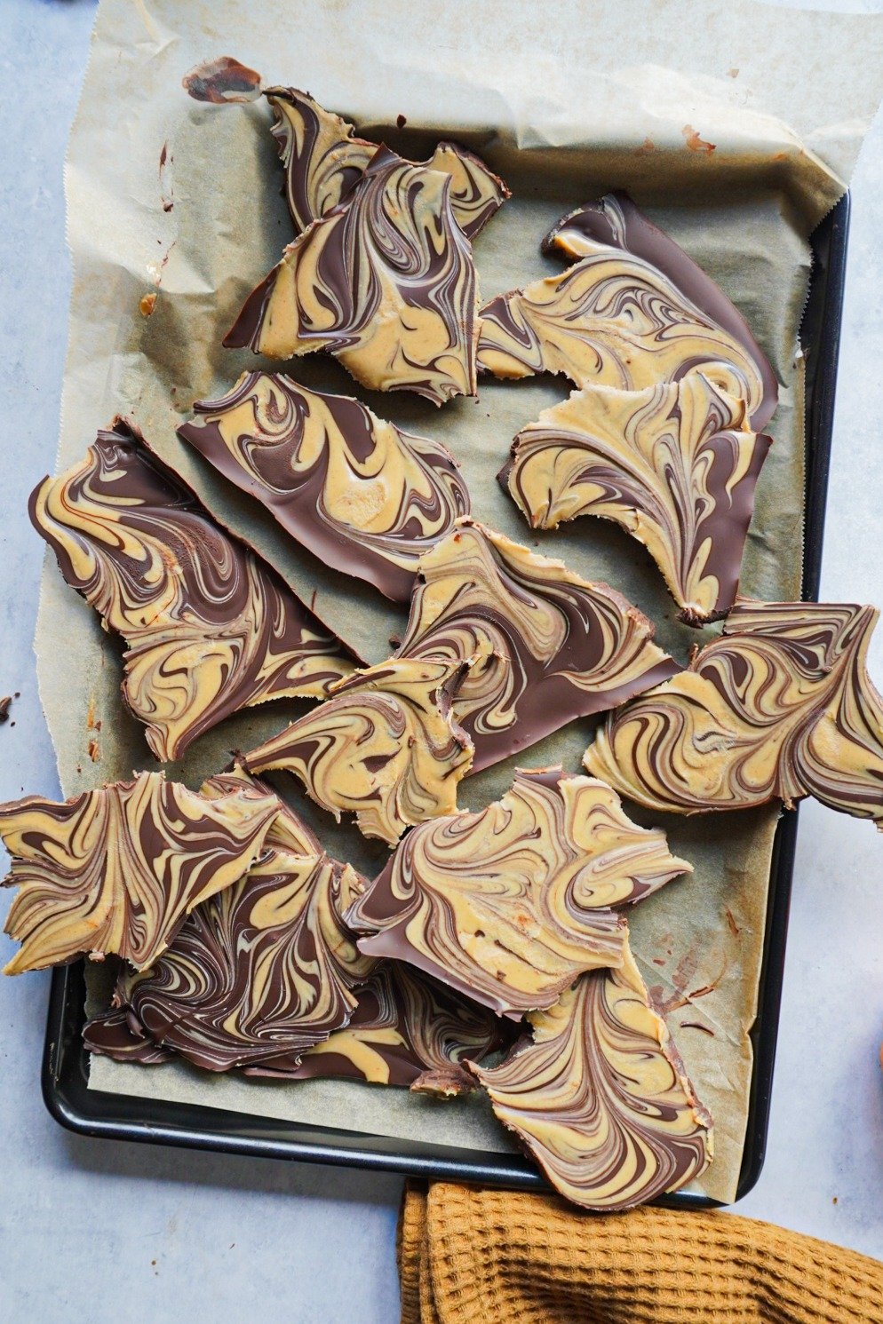 Easy To Make Homemade Chocolate Bark with peanut butter