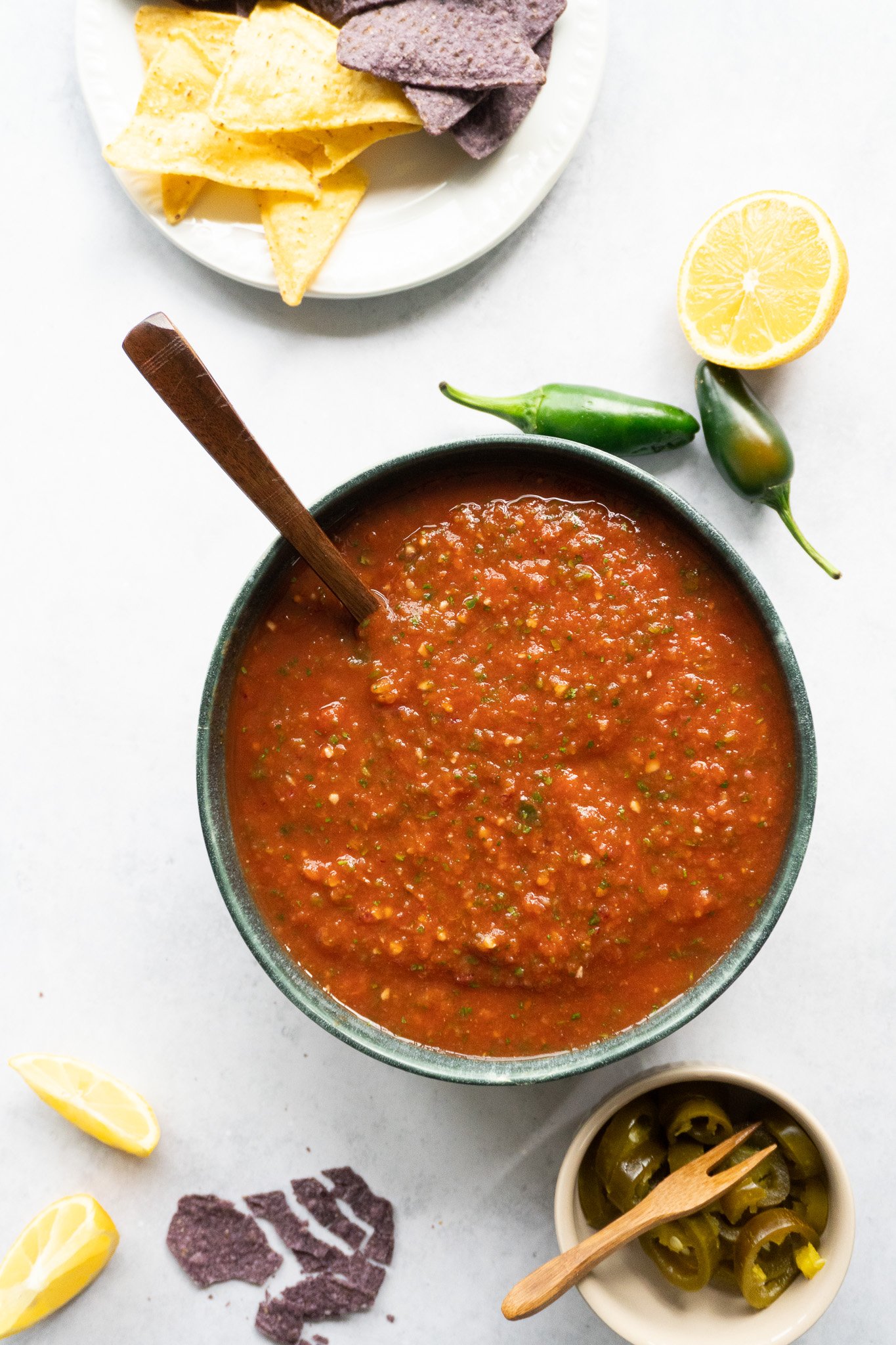 A tempting visual of homemade tomato salsa, inspired by the beloved Costco recipe. Diced tomatoes, finely chopped red onions, minced garlic, and a sprinkle of fresh cilantro come together in a vibrant and appetizing salsa.