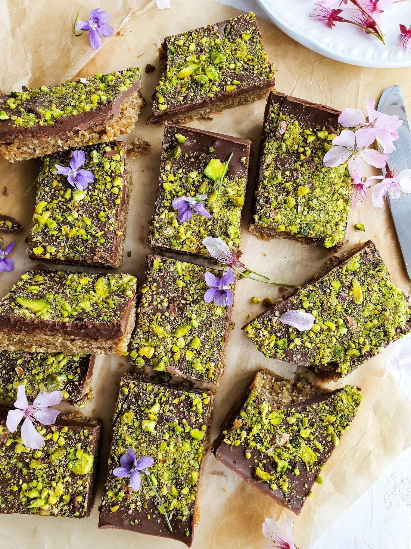 Satisfy your sweet tooth with these easy-to-make 4 ingredient Tahini Pistachio Date Bars. Made with just four ingredients and packed with flavor, these bars are a healthy treat you can feel good about eating.