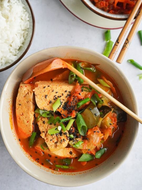 Vegan Kimchi Jjigae - PEANUTSWIRLS