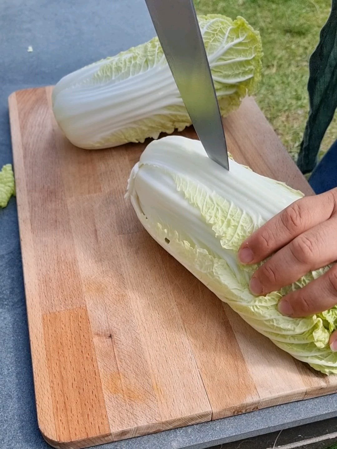 cut cabbages into halves