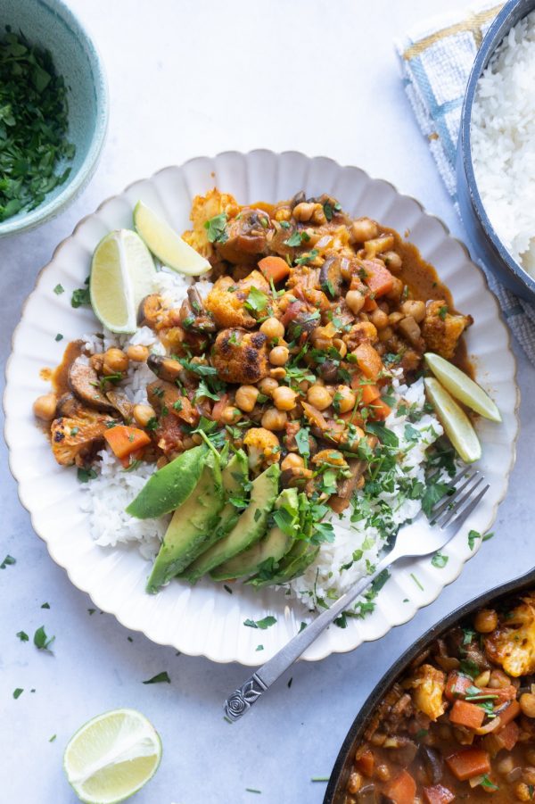 Vegan Roasted Cauliflower Chickpea Coconut Curry - PEANUTSWIRLS