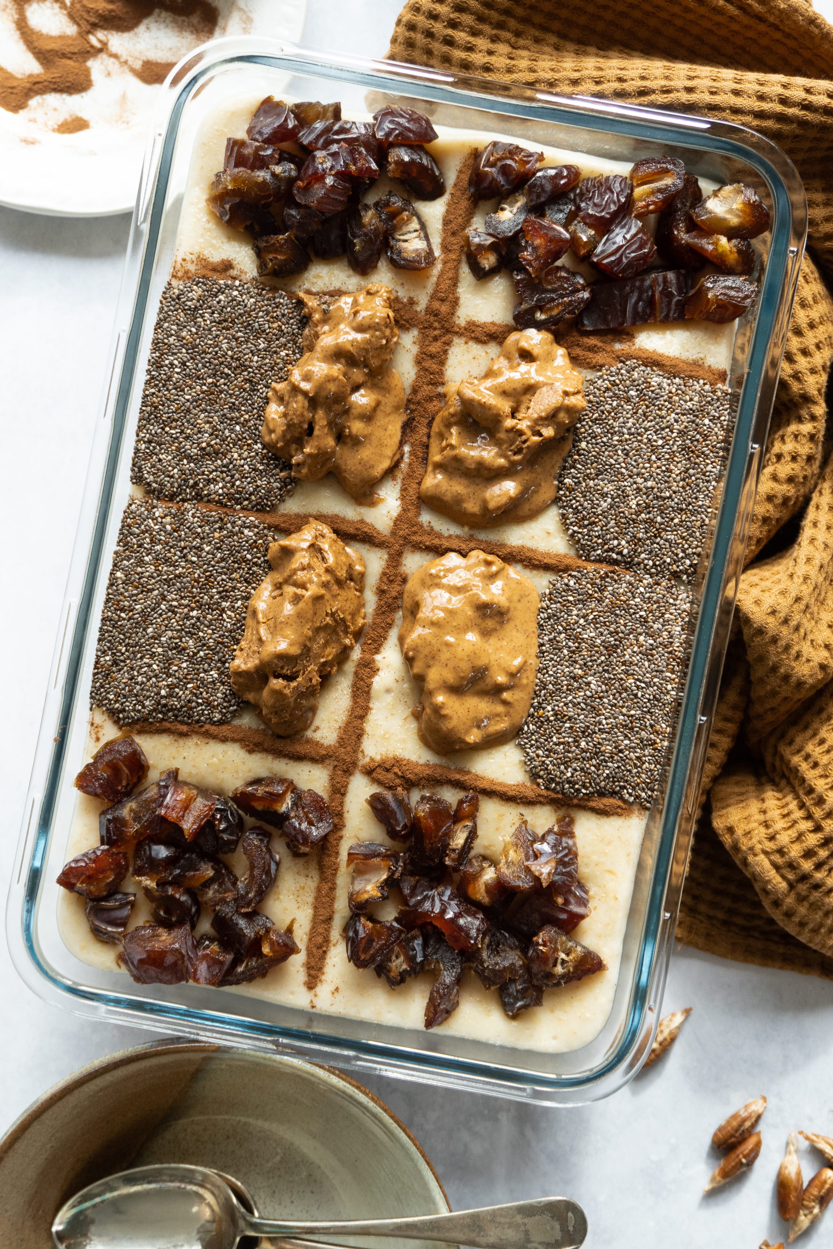 Indulge in a hearty suhoor meal with this flavourful suhoor oatmeal, featuring nourishing oats topped with juicy dates, warm cardamom, and a delicate hint of rose.