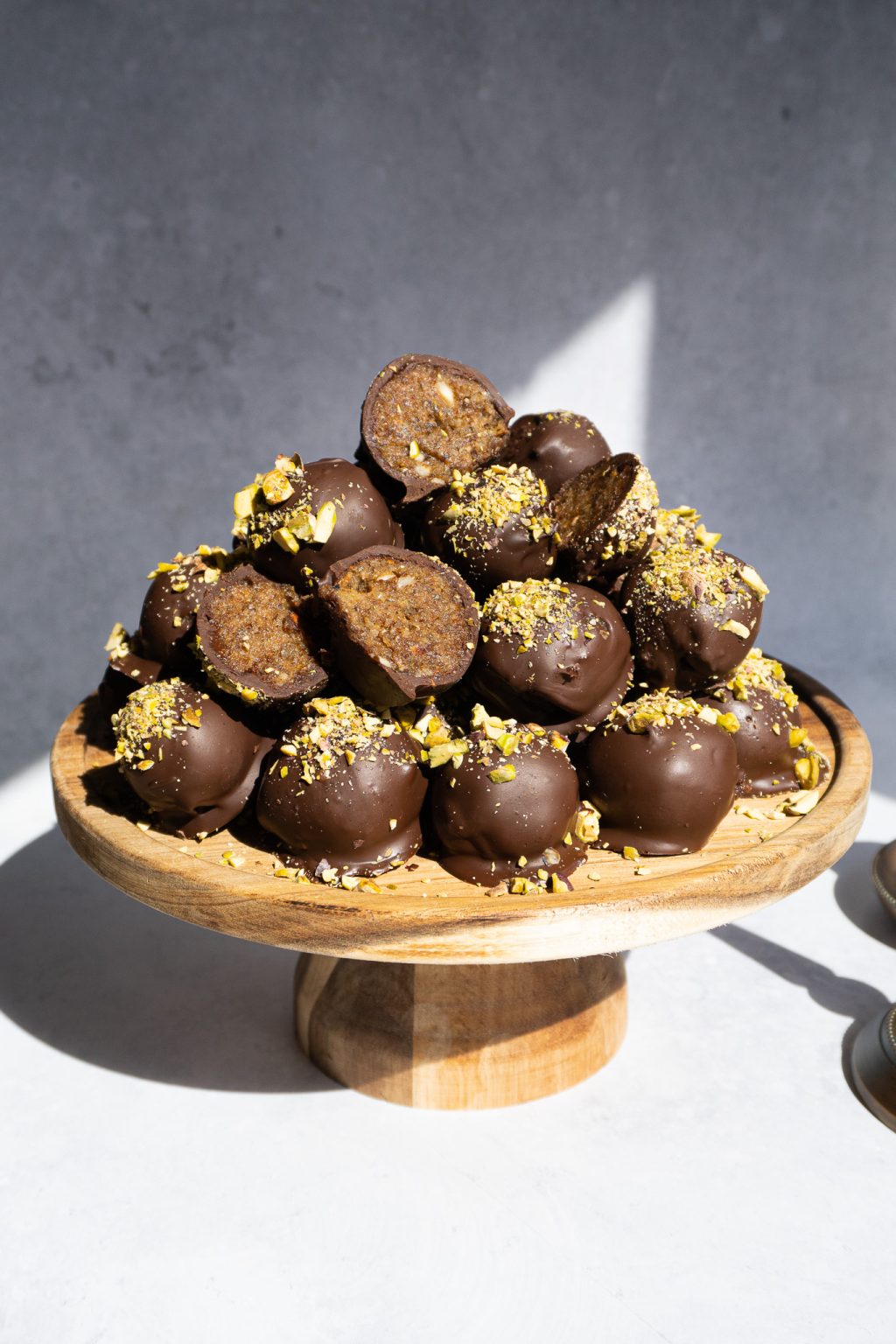 10 Minute Chocolate Date Truffle
