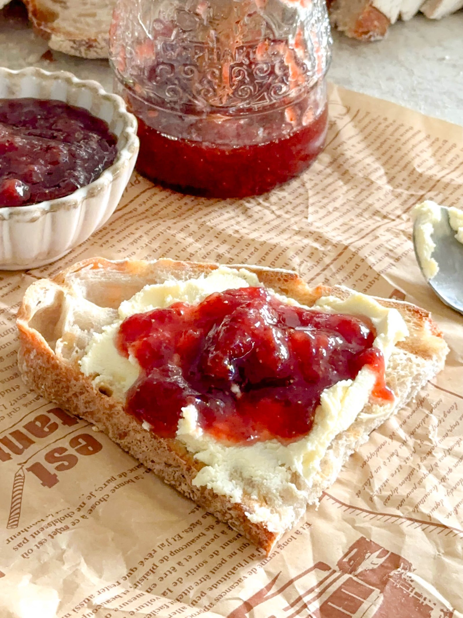 How to make strawberry jam - well you need Mama's strawberry jam recipe with clotted cream on warm sourdough toast. the ultimate recipe on how to make strawberry jam 